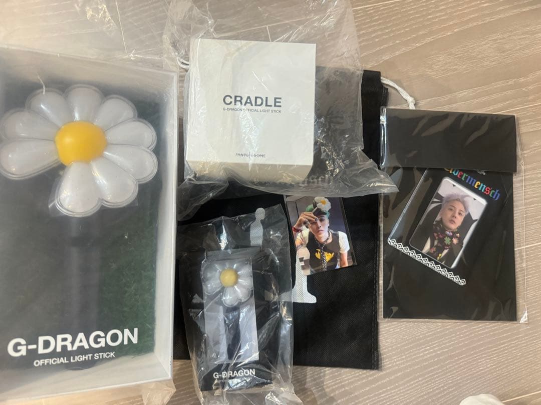 未開封G-DRAGON ペンライト ワルツ ペンライト クレイドル　6点セット