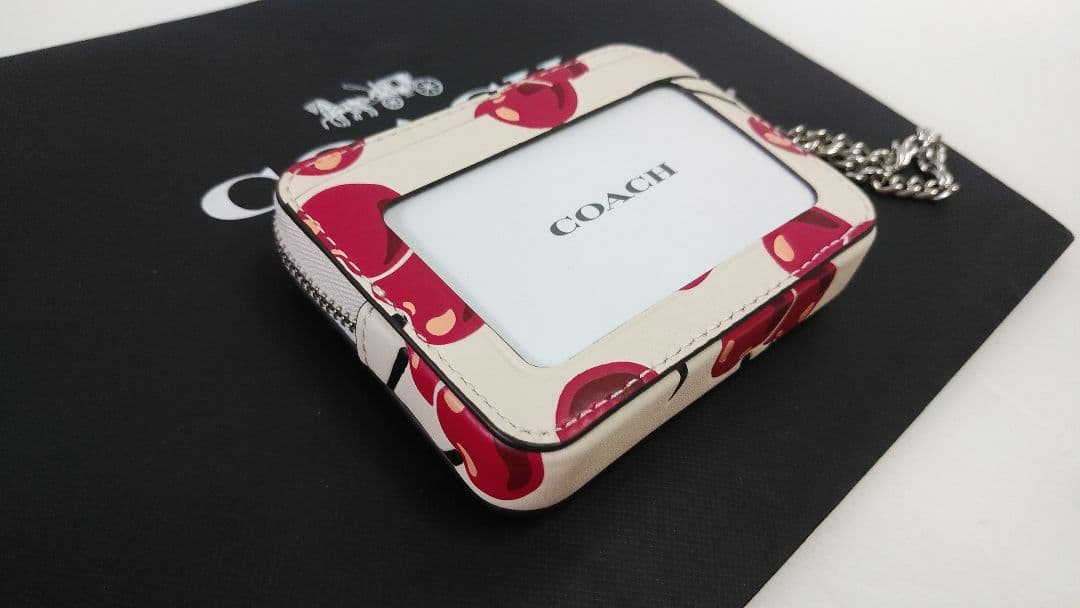 未使用品☆コーチ☆カードケース パスケース ケース ポーチ☆革☆サクランボ