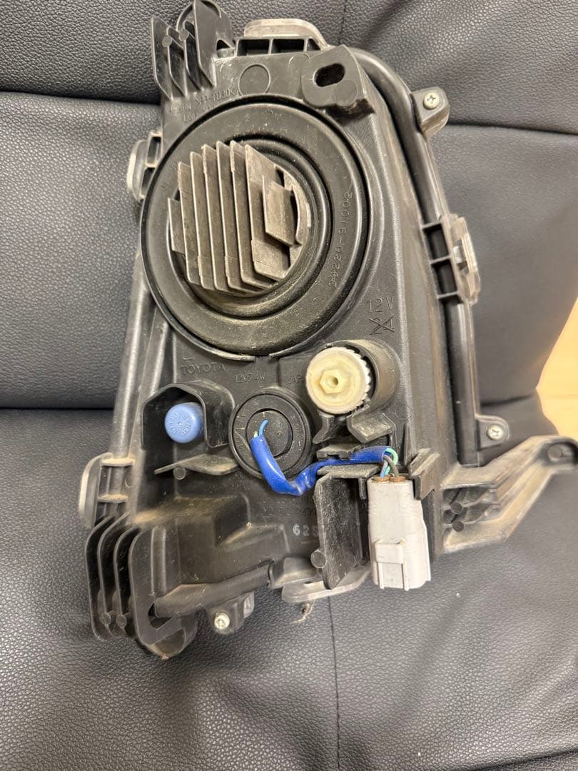 プリウス50前期 純正フォグランプ