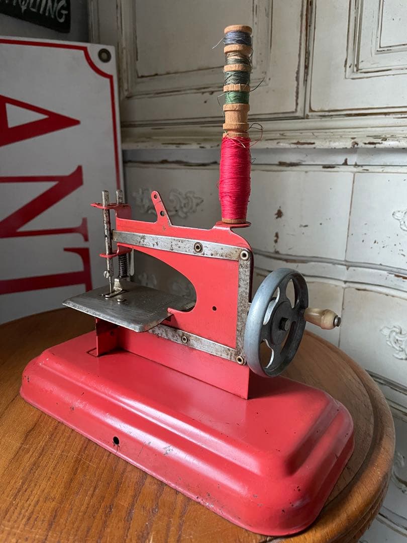 フランス　アンティーク　可愛い　トイ　ミシン　メタル　ピンク