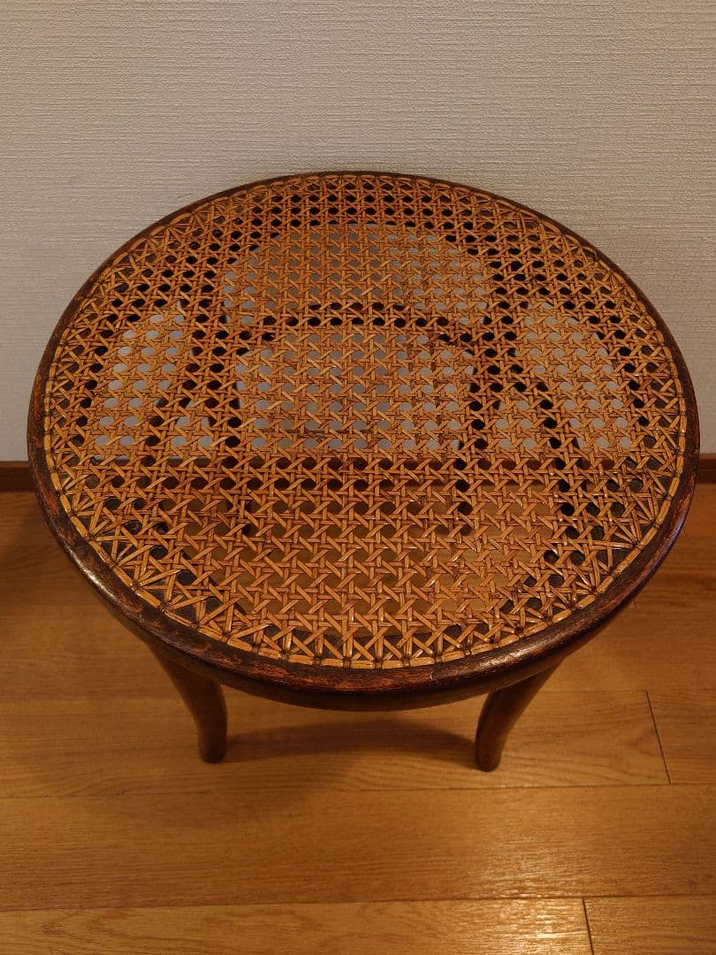 Thonet ラタン編み円形スツール