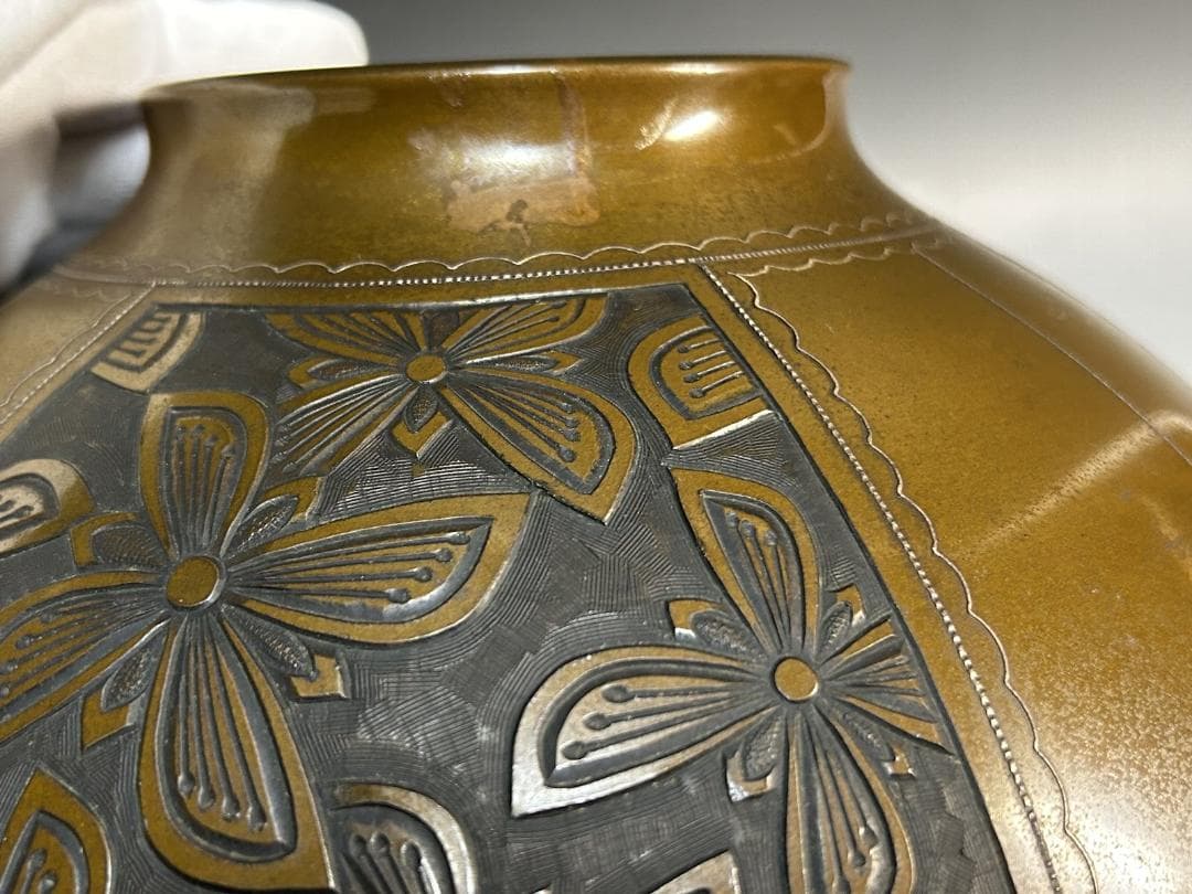時代　彫金師　柴田郁美　銀象嵌　鋳銅花瓶　花瓶　花入れ　美芝彫　柴田美芝