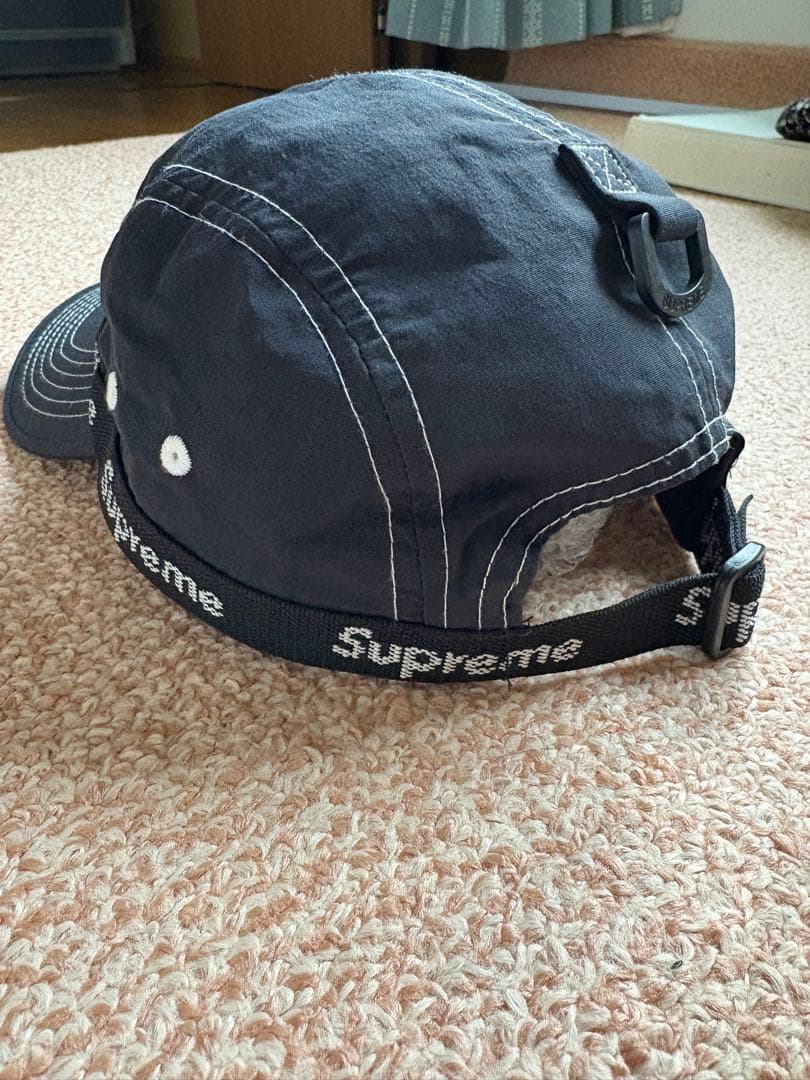 Supreme 黒 キャップ ストラップ付き