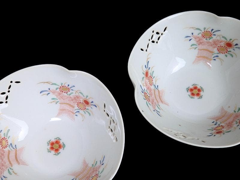 大聖寺伊万里　白磁　透かし　稲束に花の図　向付　２客　E161AS-BZu