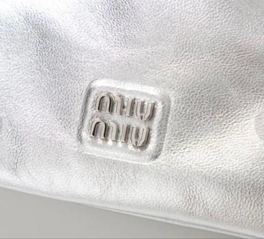 【正規品/AURA認証】 MIUMIUシルバーナッパレ ザーミニ巾着 バック