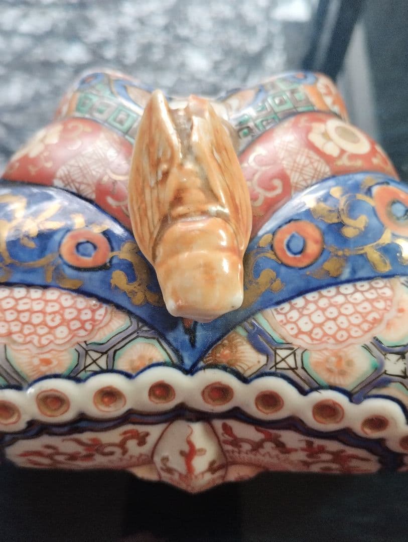 古伊万里　チョウと蝉