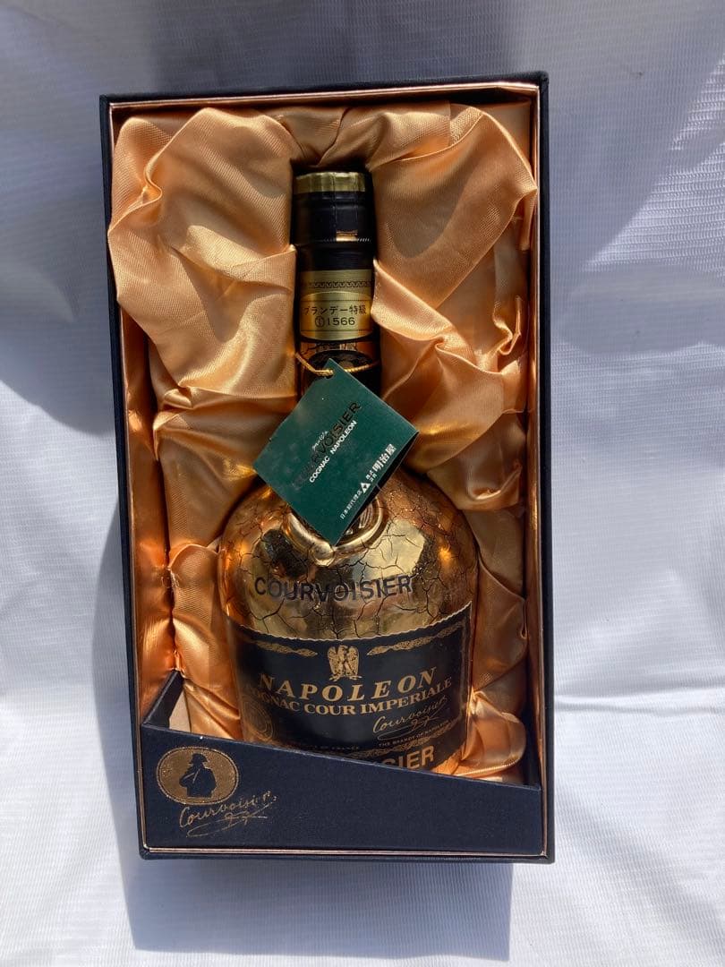 Courvoisier Napoleon コニャック 金ボトル700ml 未開栓