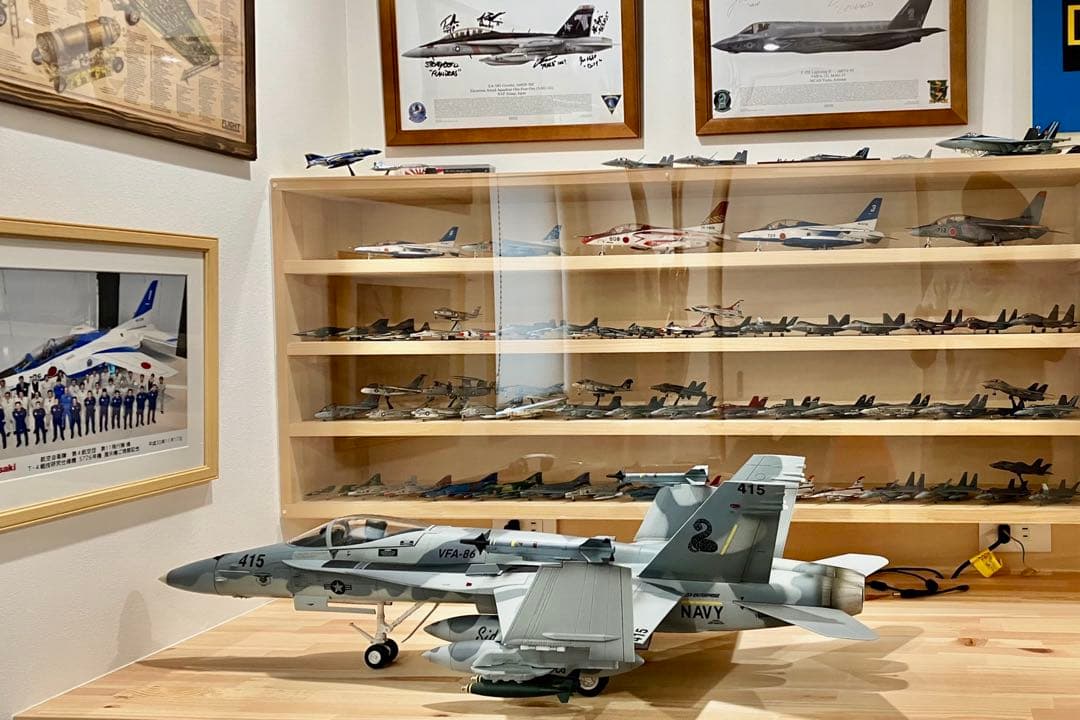 航空機・ヘリコプター bbi 1/18 F/A-18 HORNET