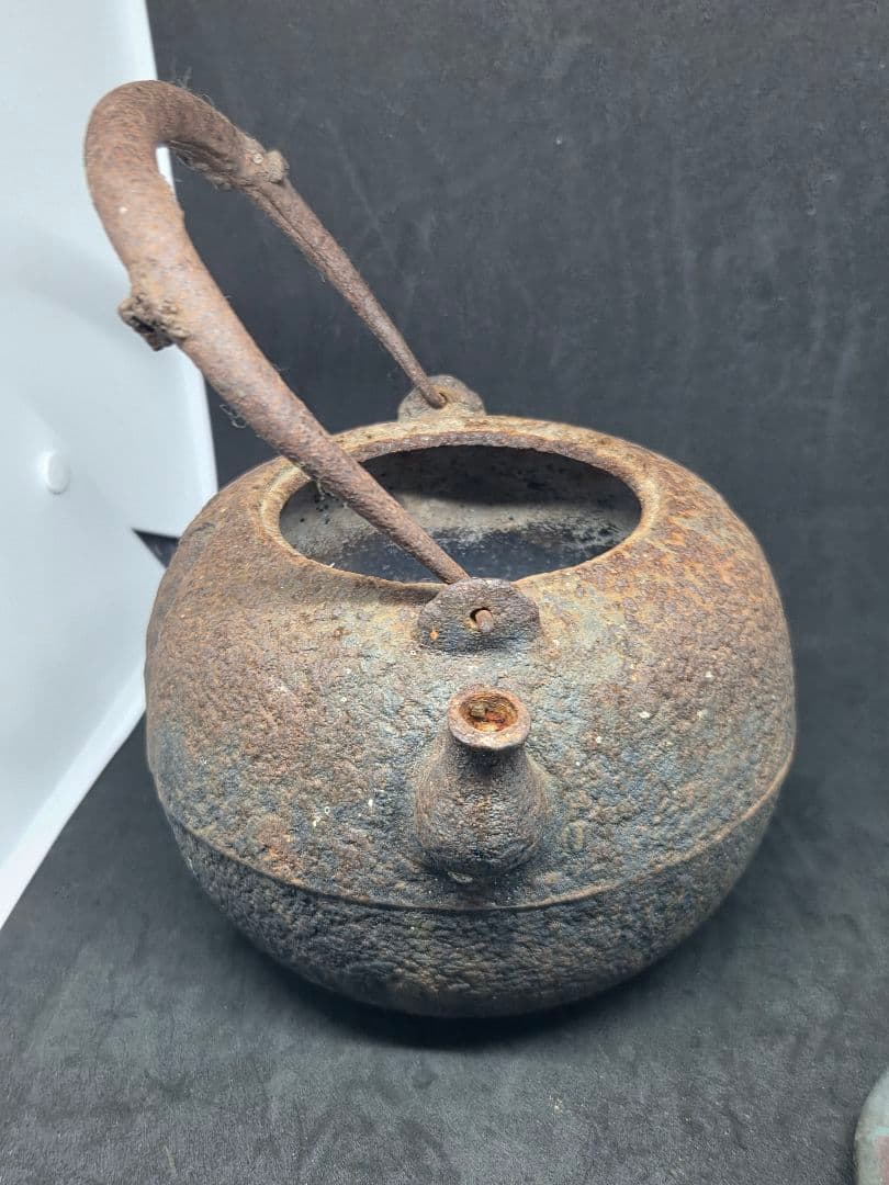 龍文堂造 鉄瓶 鉄製 丸型鉄瓶 南部鉄器 急須　工芸品 金属工芸 囲炉裏 茶道具