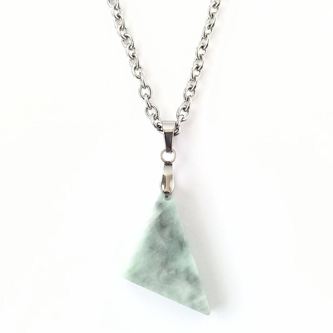 ネックレス｜幸福など｜身に付けるほど唯一無二の「あなた色」に染まる！糸魚川翡翠①