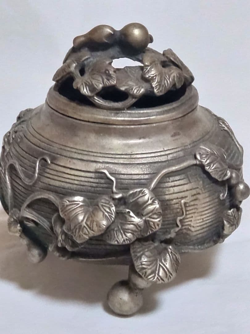 中国美術　骨董　大清年製　三足香炉　置き物