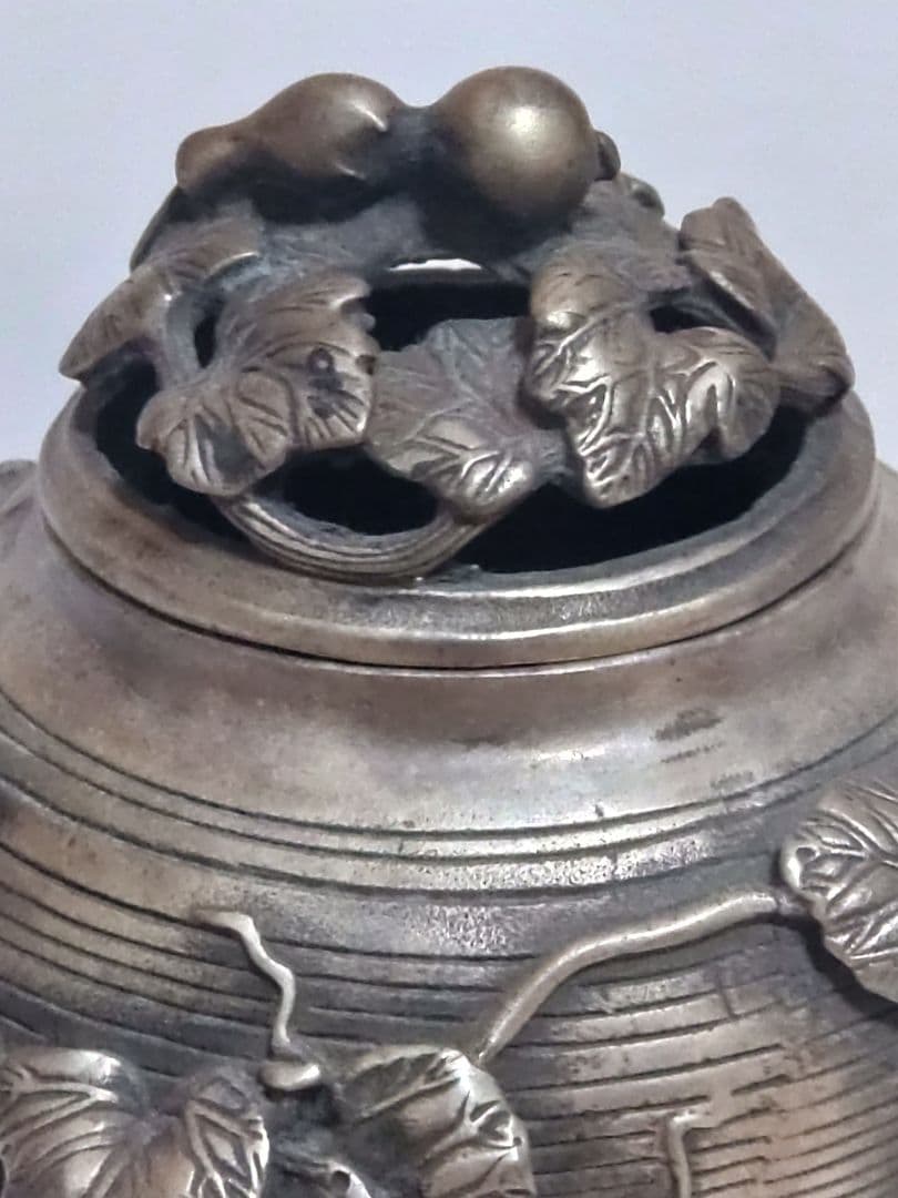 中国美術　骨董　大清年製　三足香炉　置き物