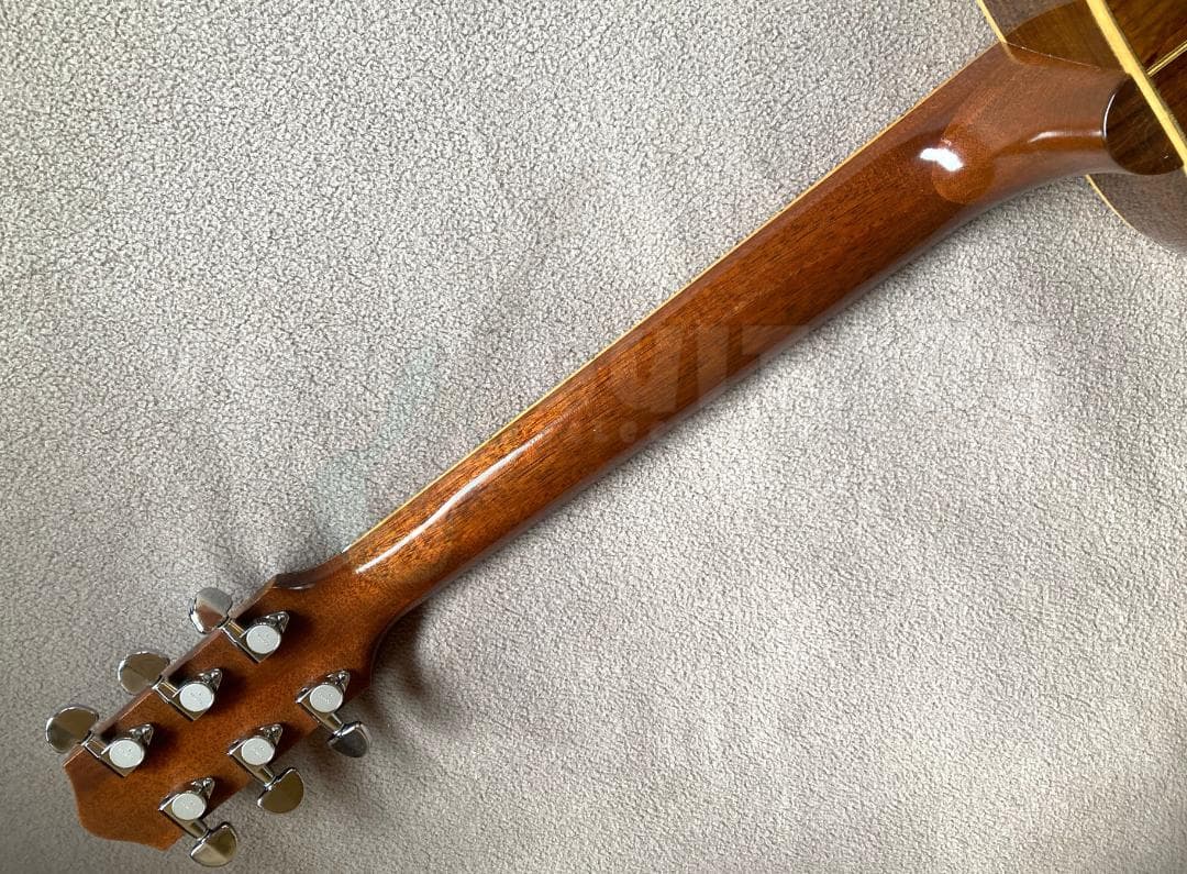 超希少ハンドメイド　MARC BENETEAU GUITAR