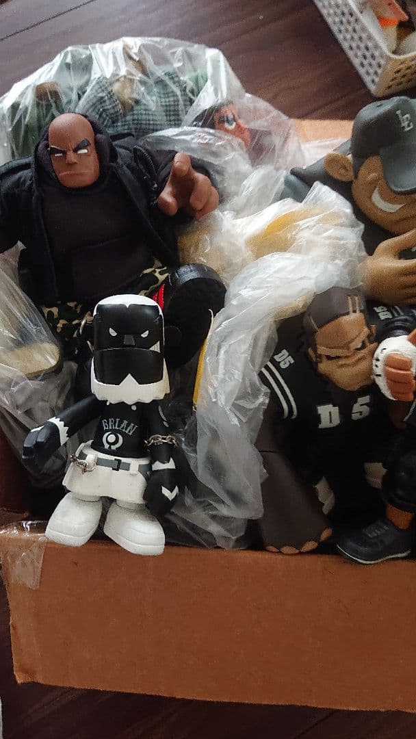 Supremeフィギュアその他多数まとめ売り