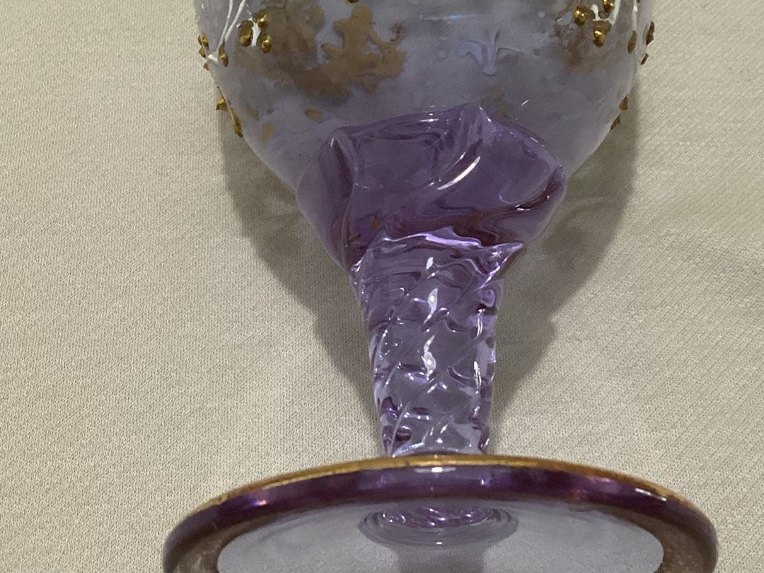ヴィンテージ　リモージュワイングラス　金粒　紫色の高脚グラス 金色装飾　希少品