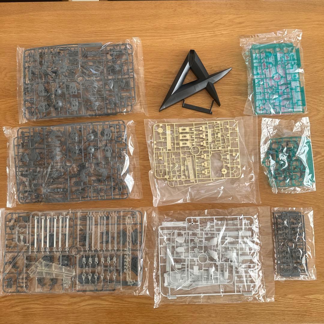 MG 1/100 RX-93 νガンダムVer.Ka チタニウムフィニッシュ