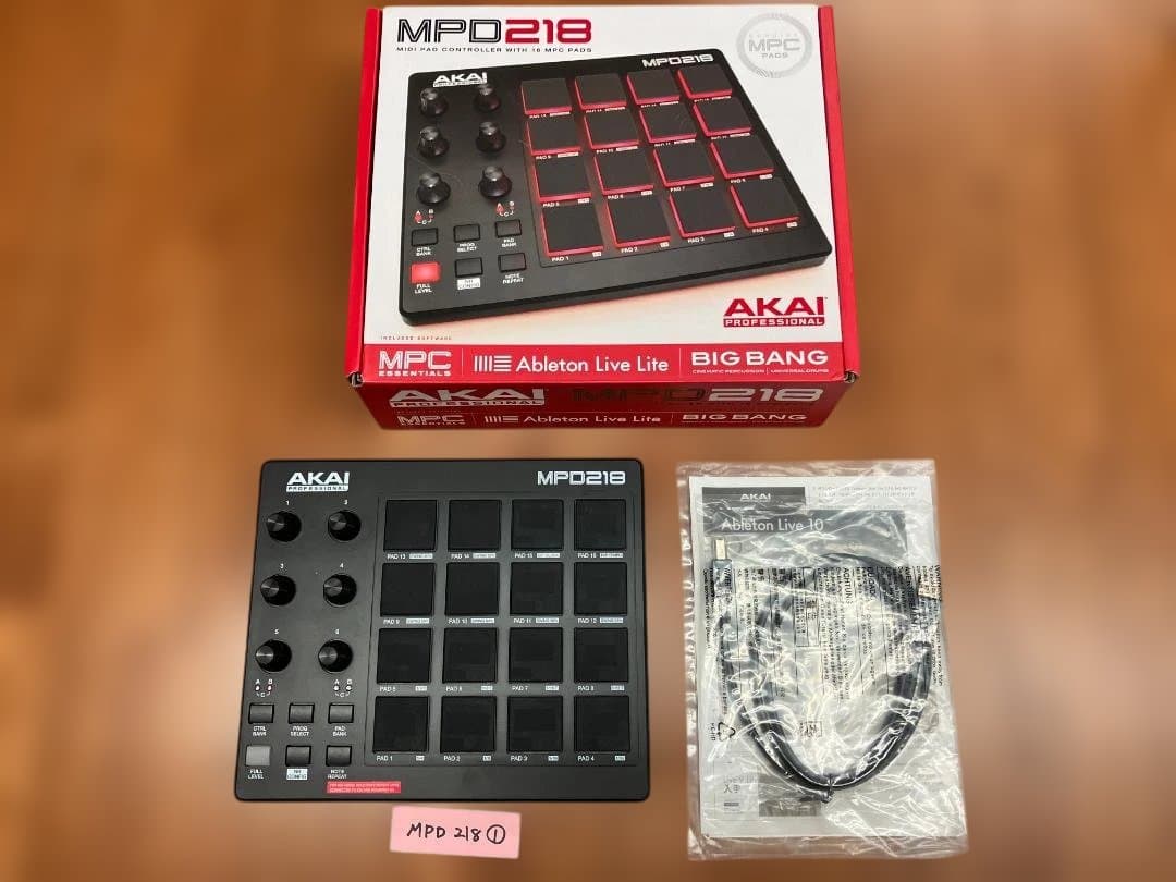 AKAI MPD218 ①
