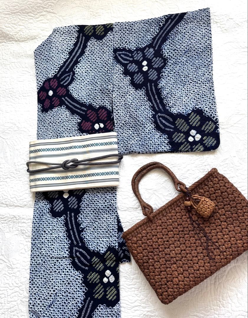 粋な大人の浴衣 ◆ 有松絞り 枝花文 シンプルで粋な柄