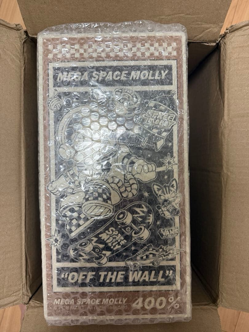 VANS MEGA SPACE MOLLY フィギュア 400%