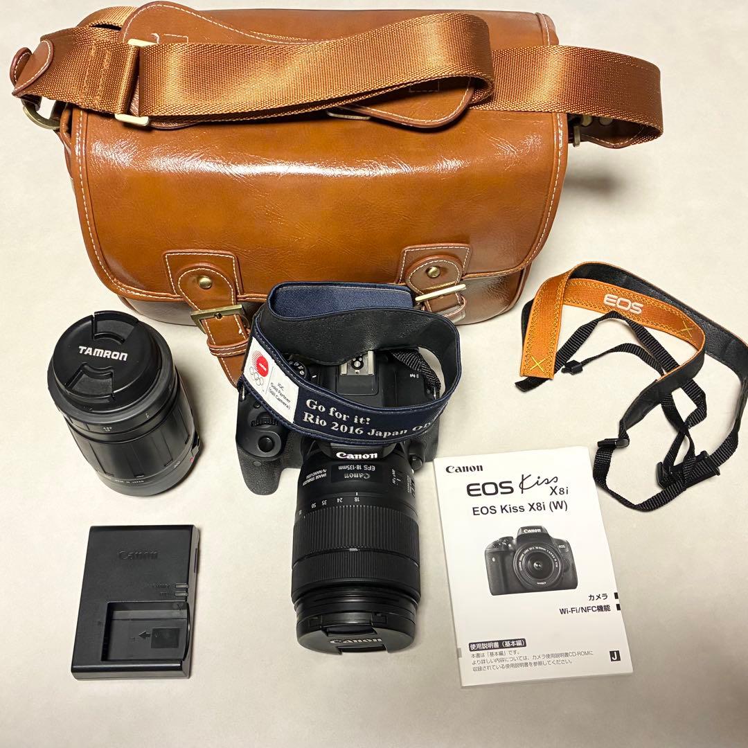 Canon EOS Kiss X8i デジタル一眼レフ（カメラバック付き）