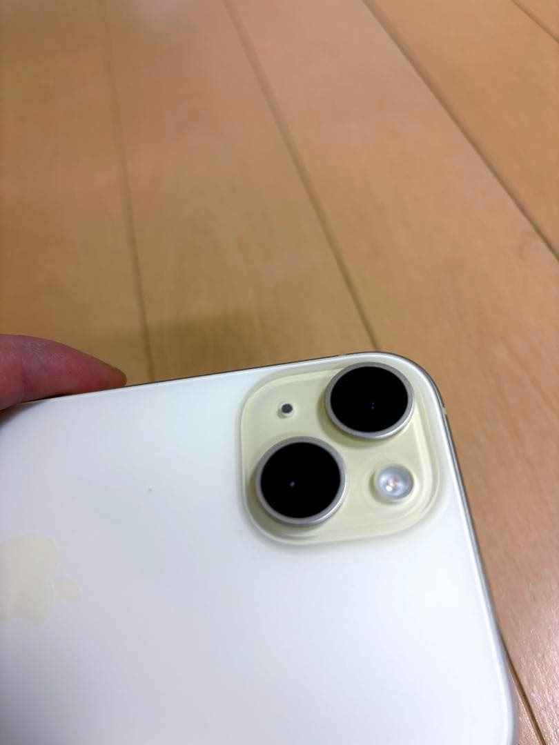 Apple iPhone 15 128GB イエロー 美品　simフリー