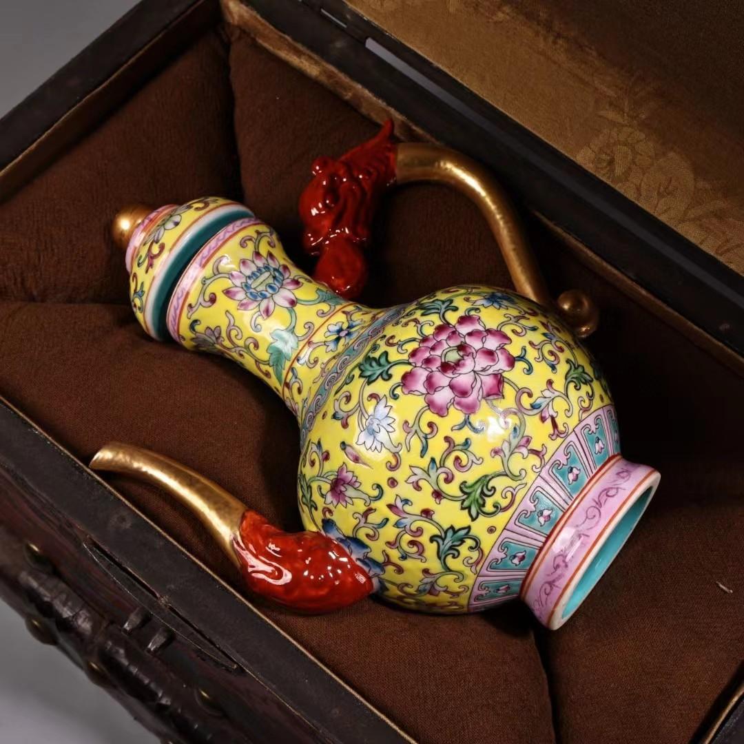 中国古美術・珍品旧蔵七宝彩と鎏金の磁器の茶壺・急須・文房具・置物・茶道具・漆箱付