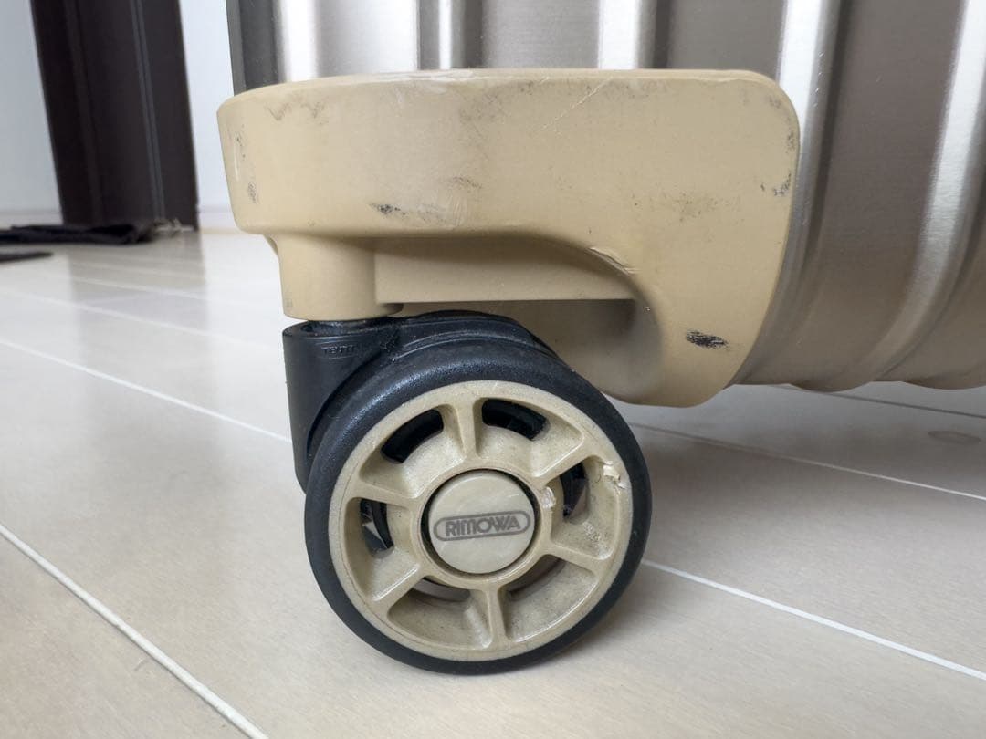 RIMOWA トパーズ チタニウム 34L 4輪 シャンパンゴールド