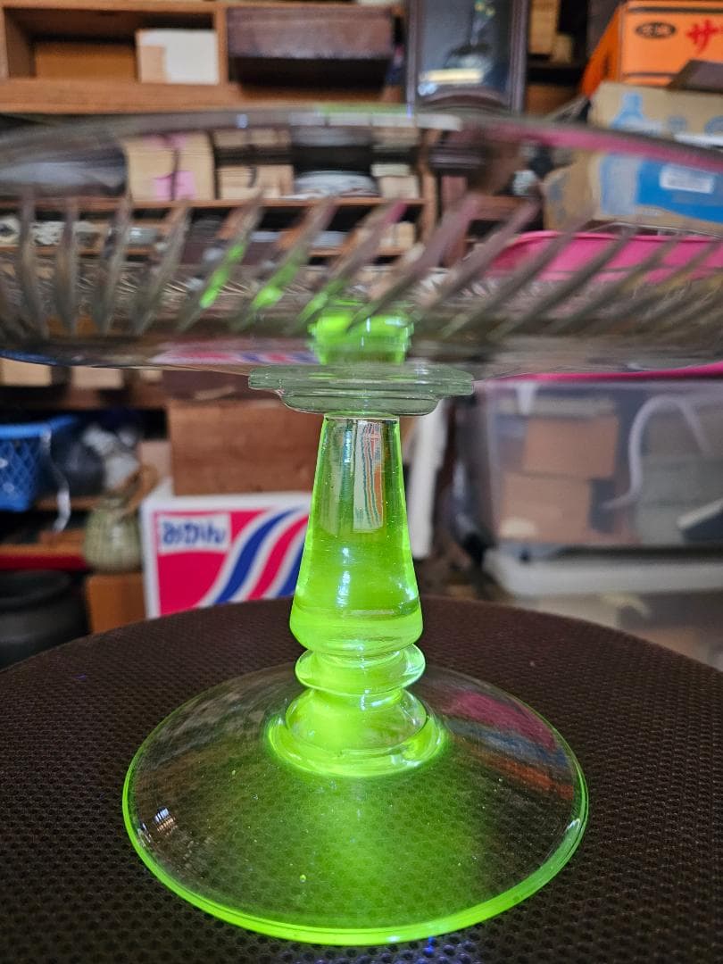 ウランガラス 大正辺りのコンポート皿