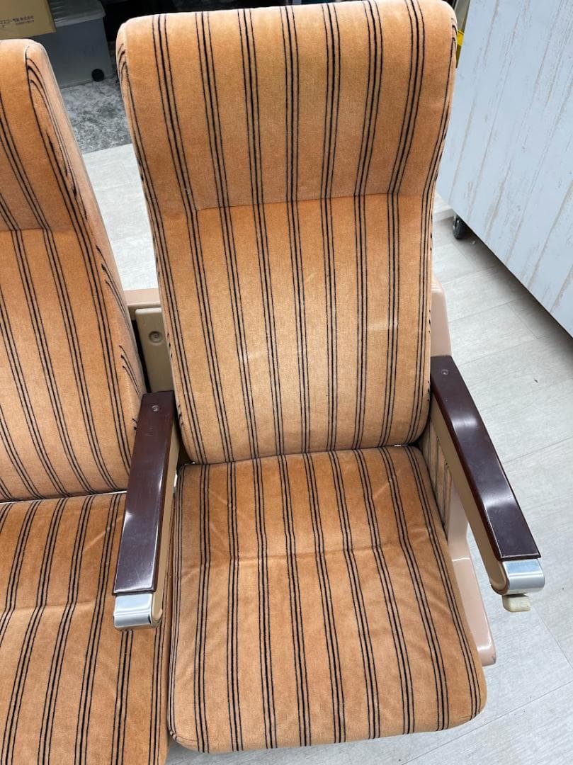 美品　0系新幹線 普通席 3列シート 簡易リクライニング せり出し式 ストライプ