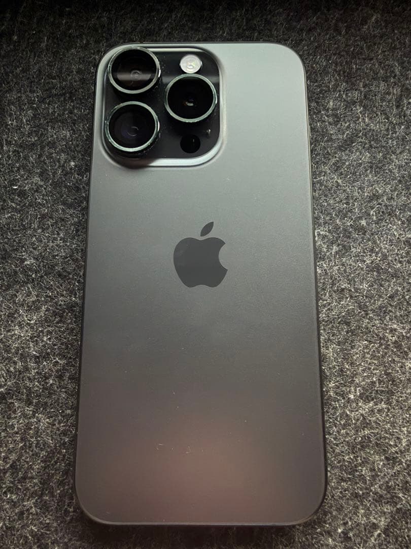 Apple iPhone 15 Pro 128GB ブラックチタニウム