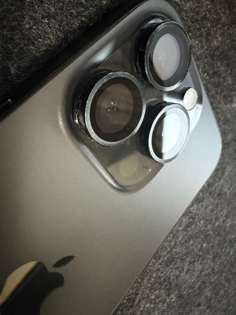 Apple iPhone 15 Pro 128GB ブラックチタニウム