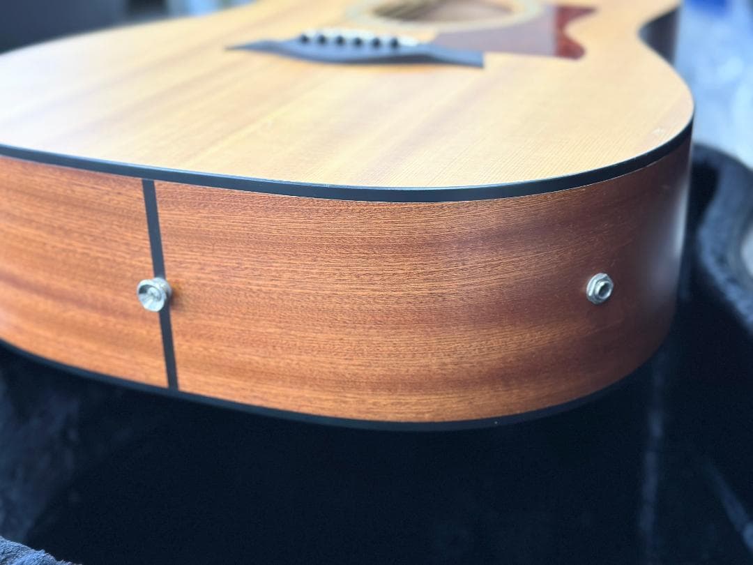 ■Taylor/テイラー■エレアコ　アコースティックギター　ハードケース付き