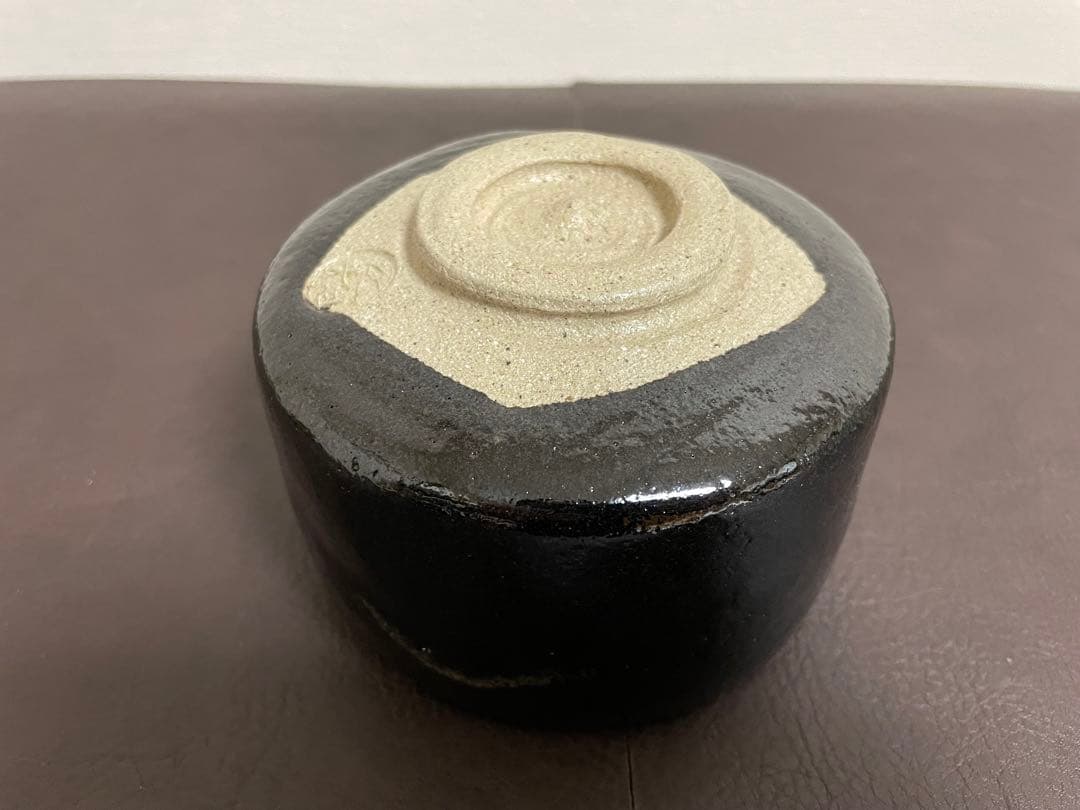 十代大樋長左衛門　黒茶盌　共箱　共布　栞　茶碗　大樋焼　楽焼　茶道具