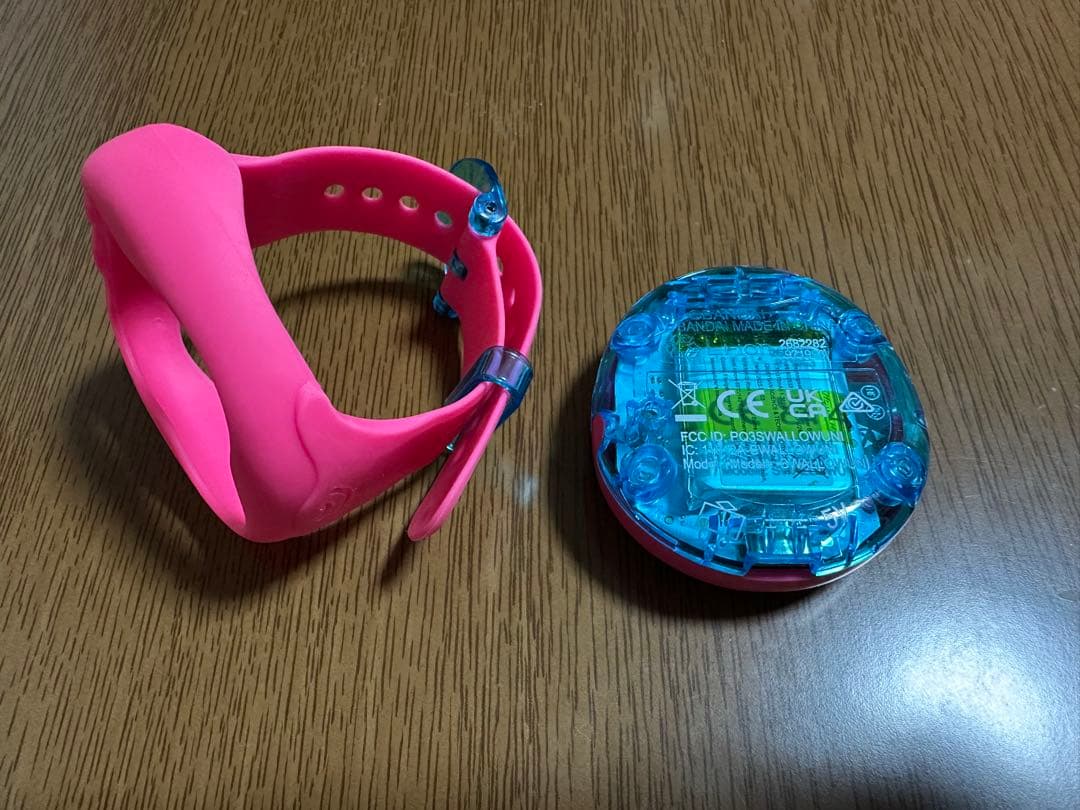 たまごっちuni 本体　ピンク　バンド付き