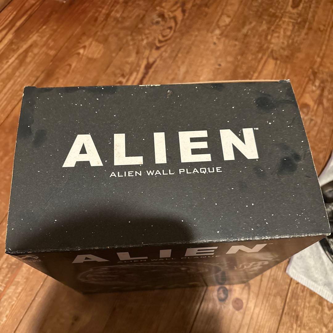 エイリアンフィギュア レリーフ[直径約30cm]