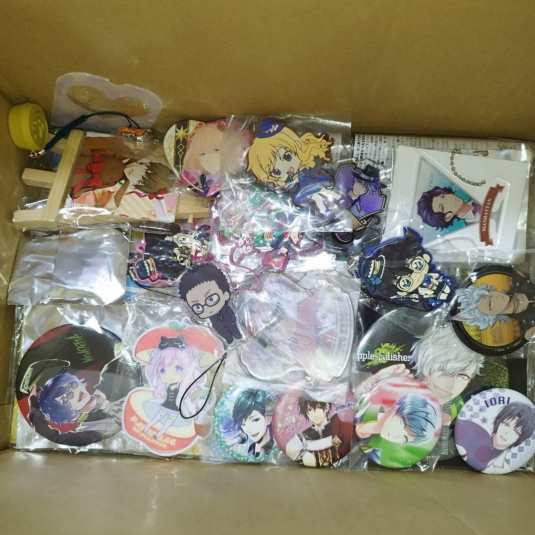 大量 アニメ ゲーム グッズ 缶バッジ 紙類 まとめ売り 格安 処分 セット