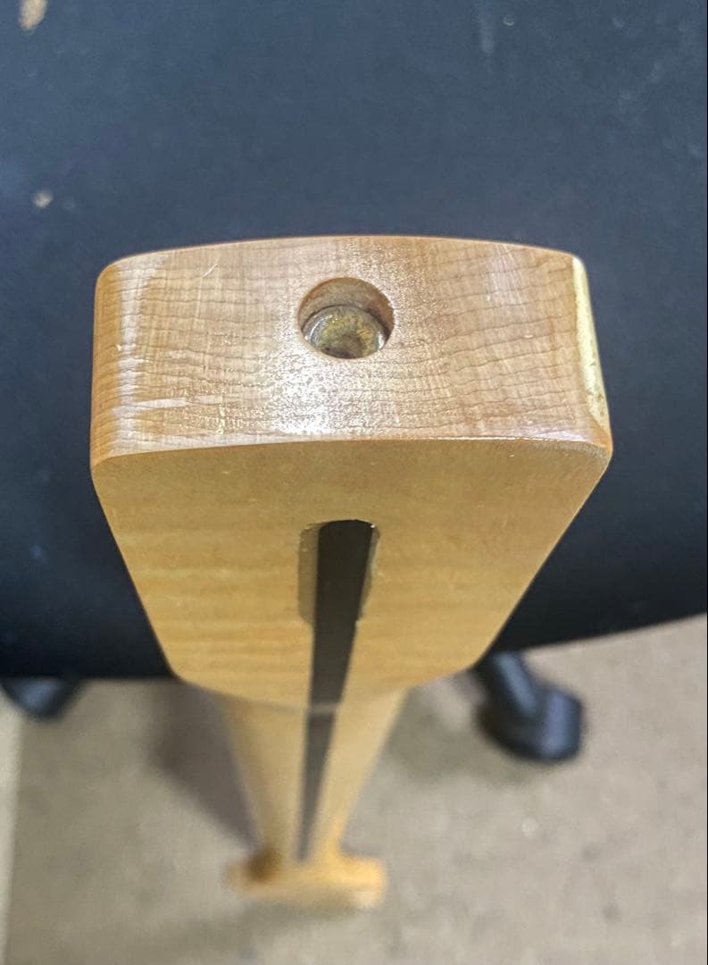 新品　ストラトキャスター エレキギター用ネック カナダ産１ピースフレイムメイプル