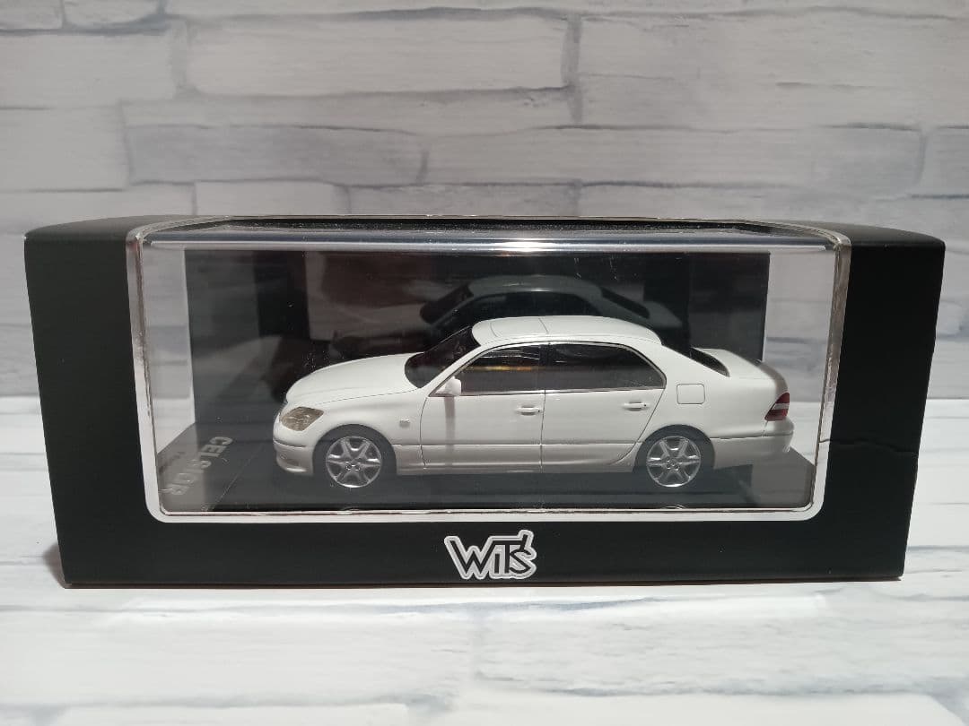1/43 Wits　トヨタ　3代目セルシオ　Fパッケージ　ミニカー　ホワイト