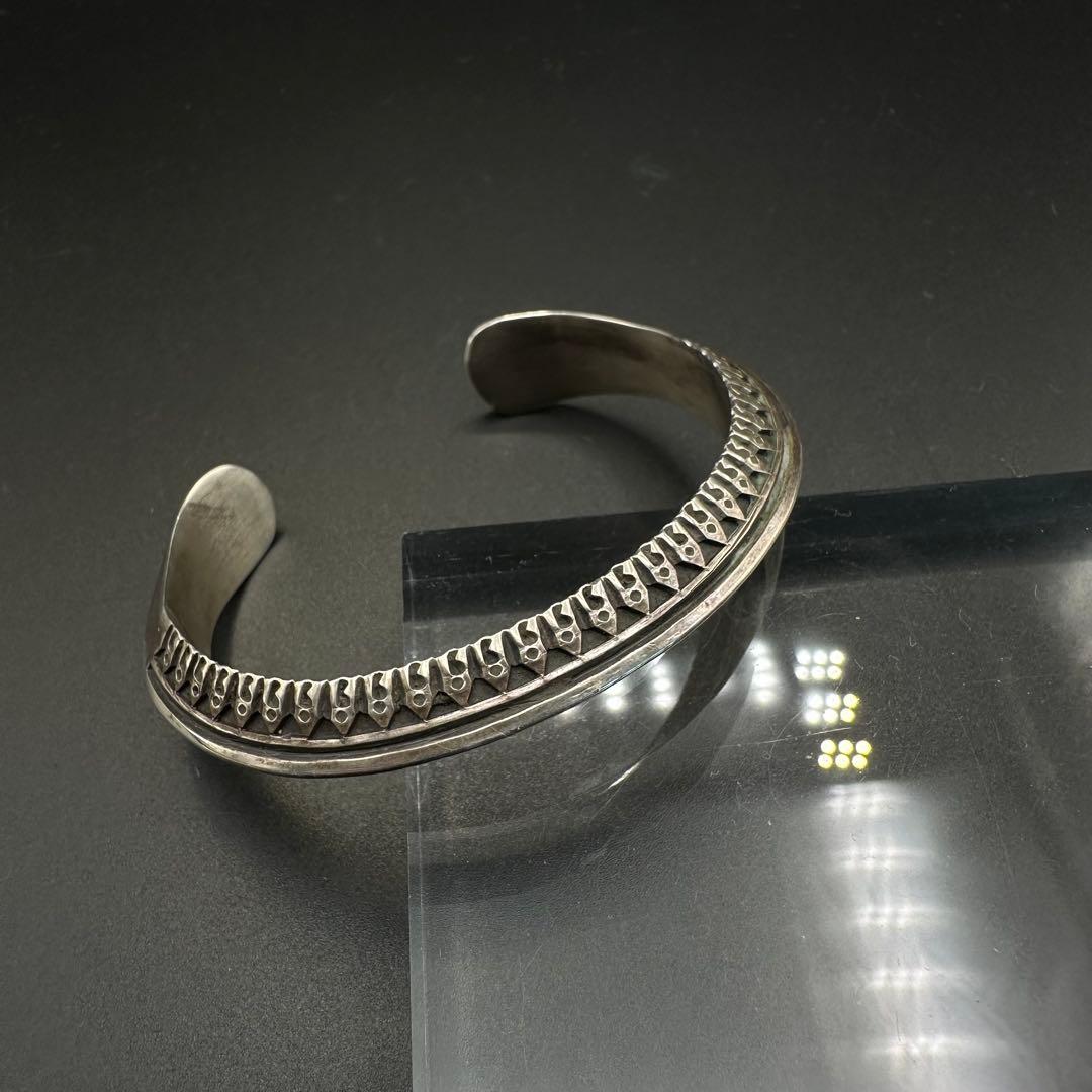 Navajo Lyle Secatero スタンプワーク トライアングルバングル