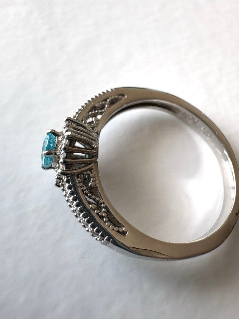 バターリャ産パライバ トルマリン　プラチナリング