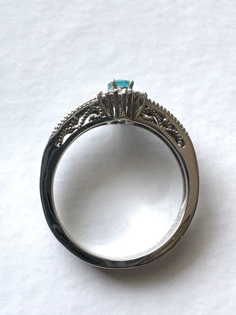 バターリャ産パライバ トルマリン　プラチナリング