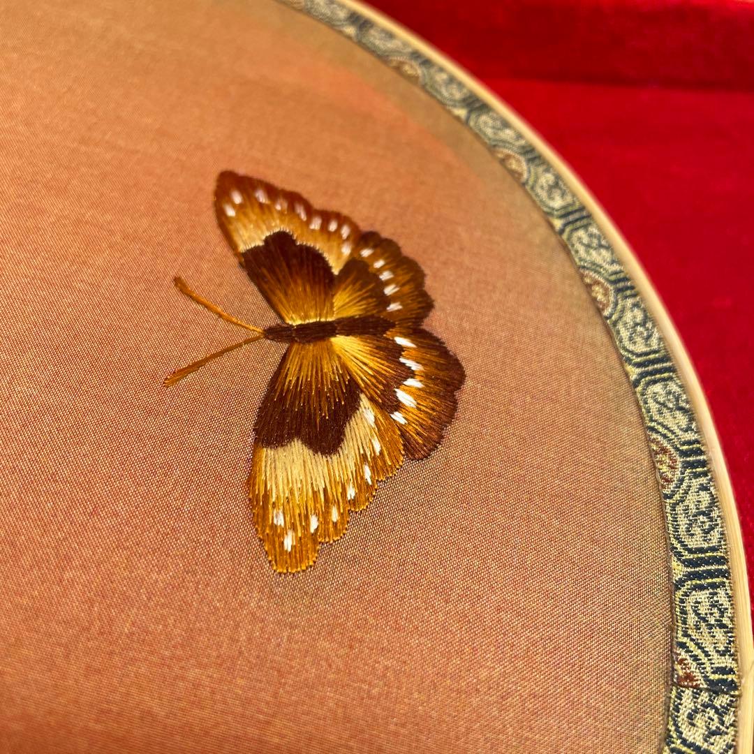 中国製 刺繍絹扇子 花柄刺繍 専用箱袋付き