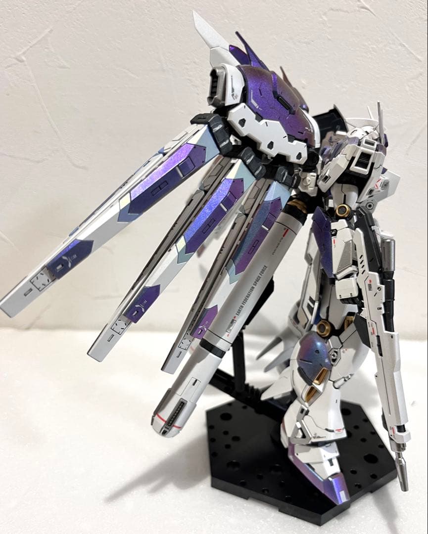 RG Hi-νガンダム ハイニューガンダム　全塗装　完成品