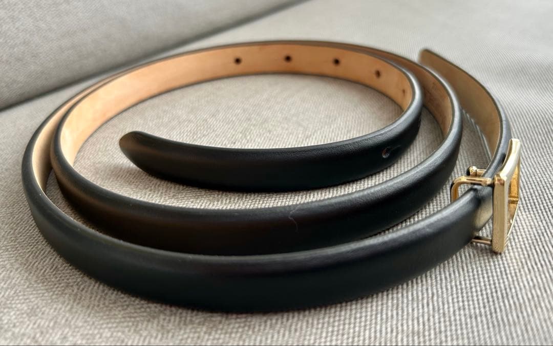 マニュエラ　ブラック　革　ベルト