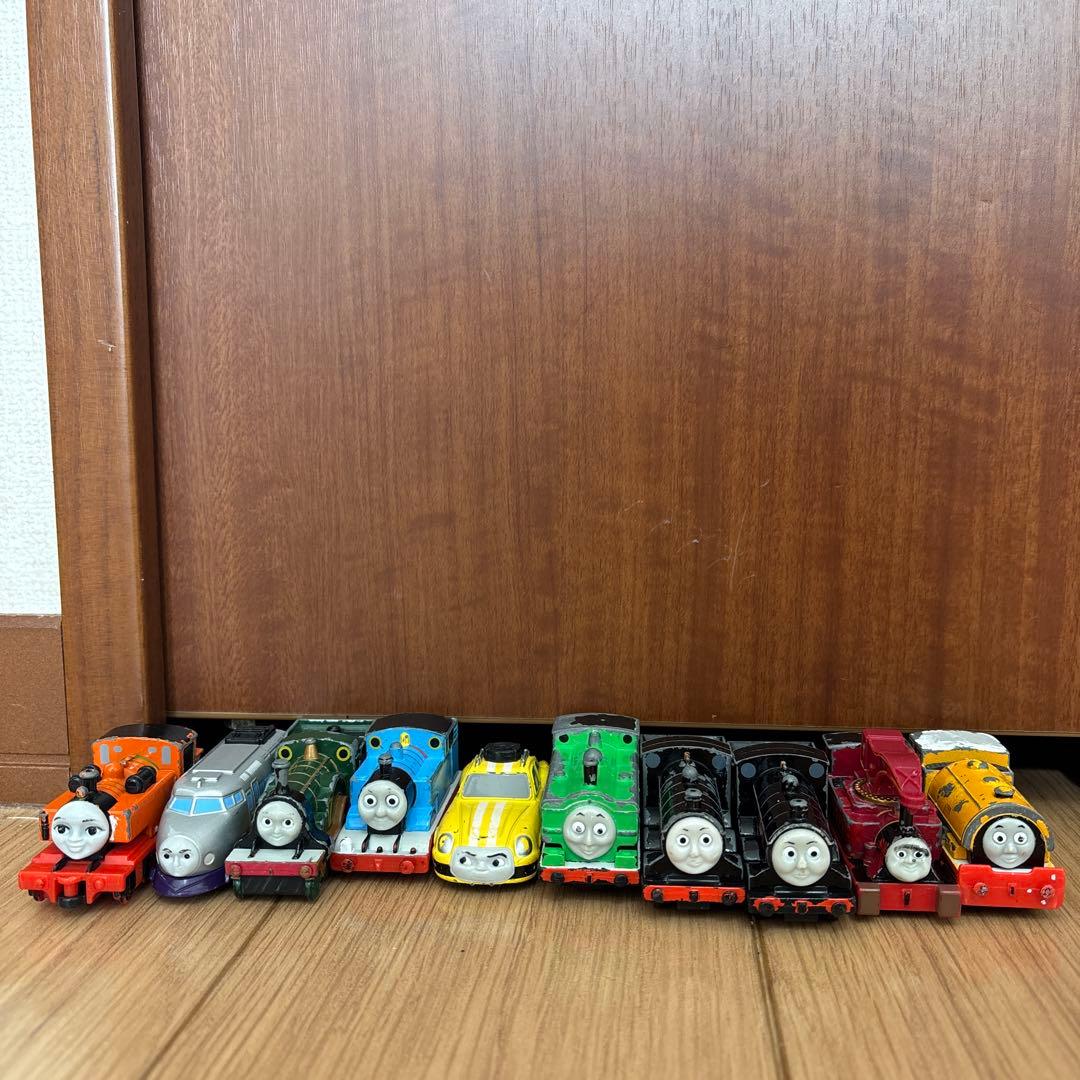 トーマス ミニカー41個&操車場セット