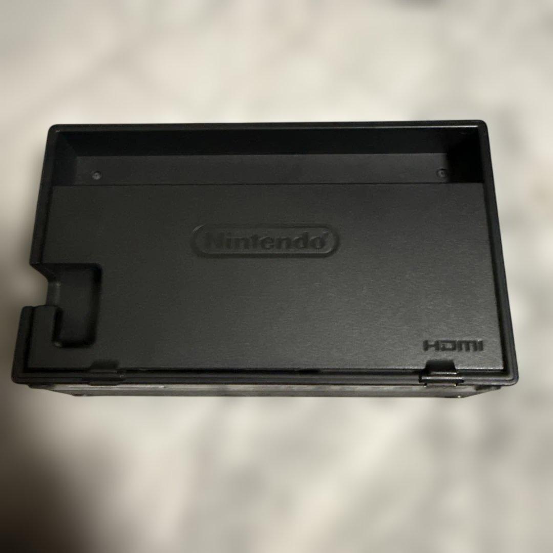 Nintendo Switch 本体（ジョイコン無し）　充電コード　ドック
