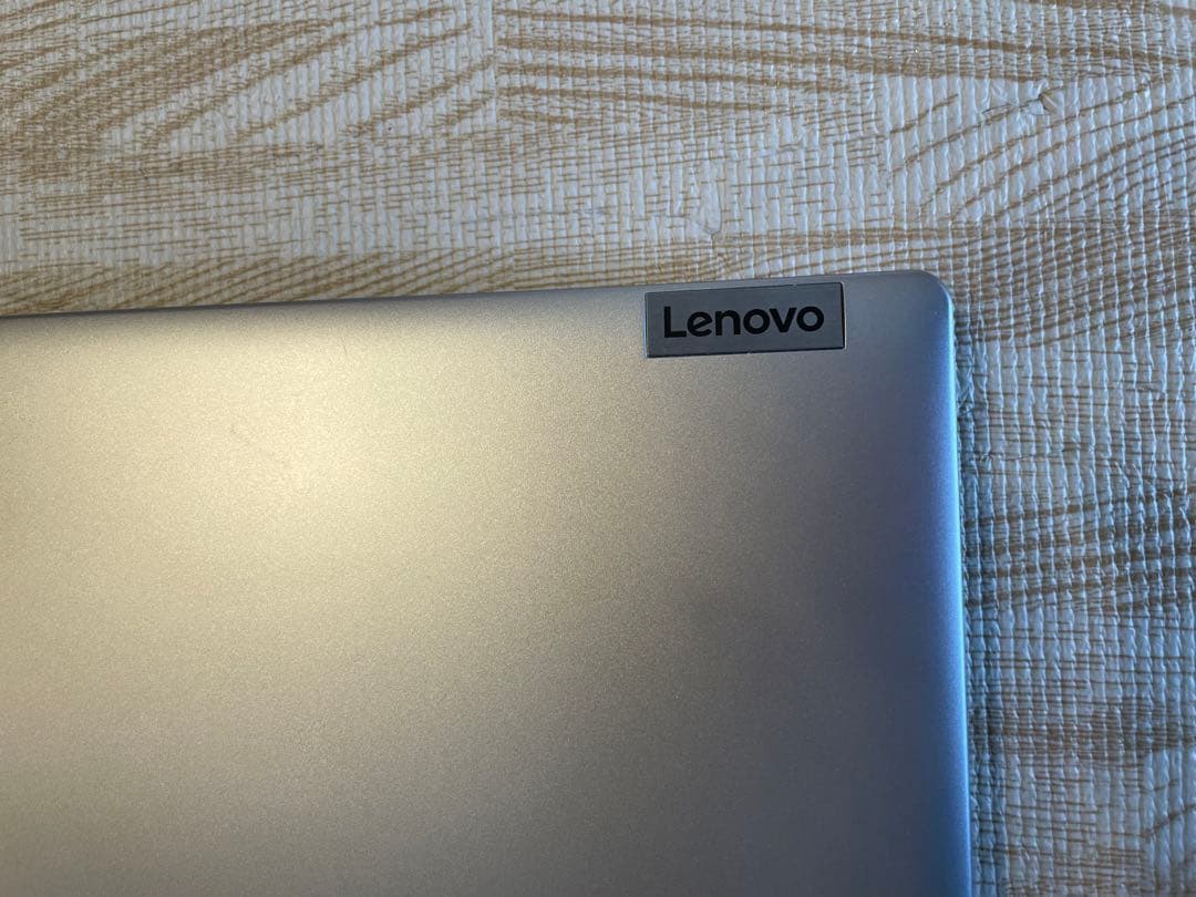 【美品】Lenovo ノートPC シルバー