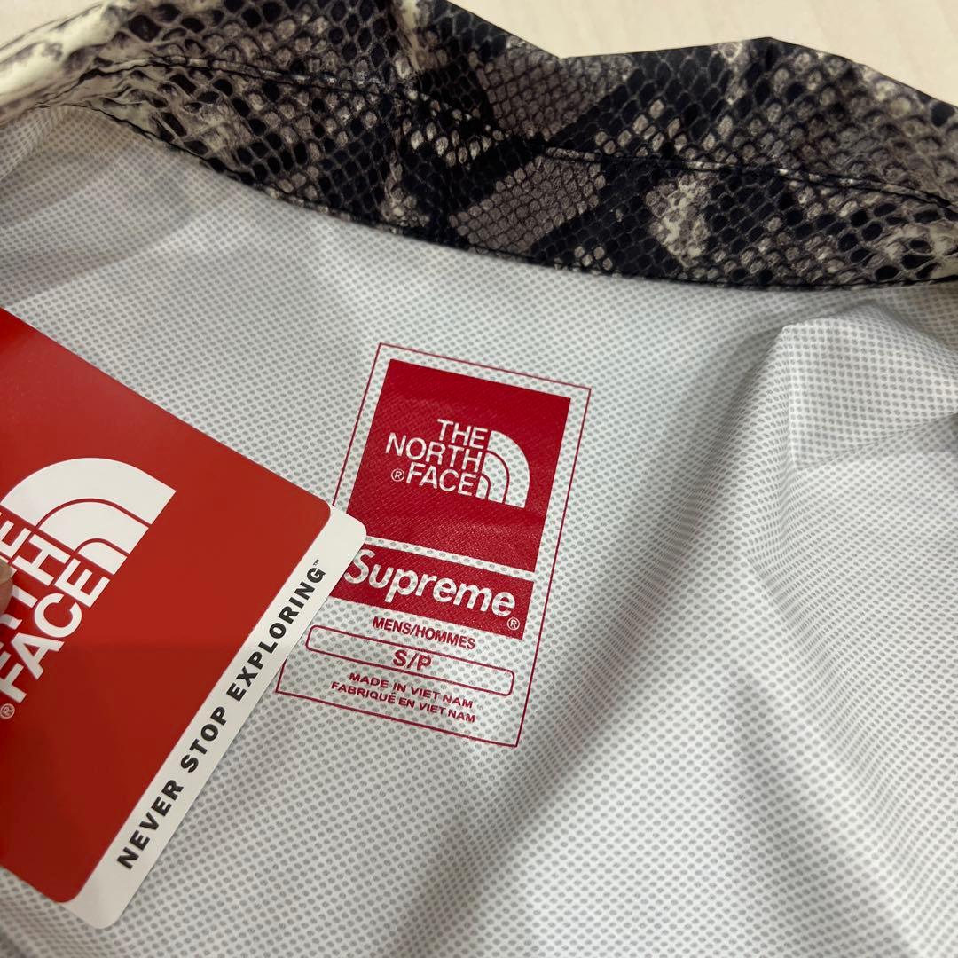 新品　supreme northface S snake coaches