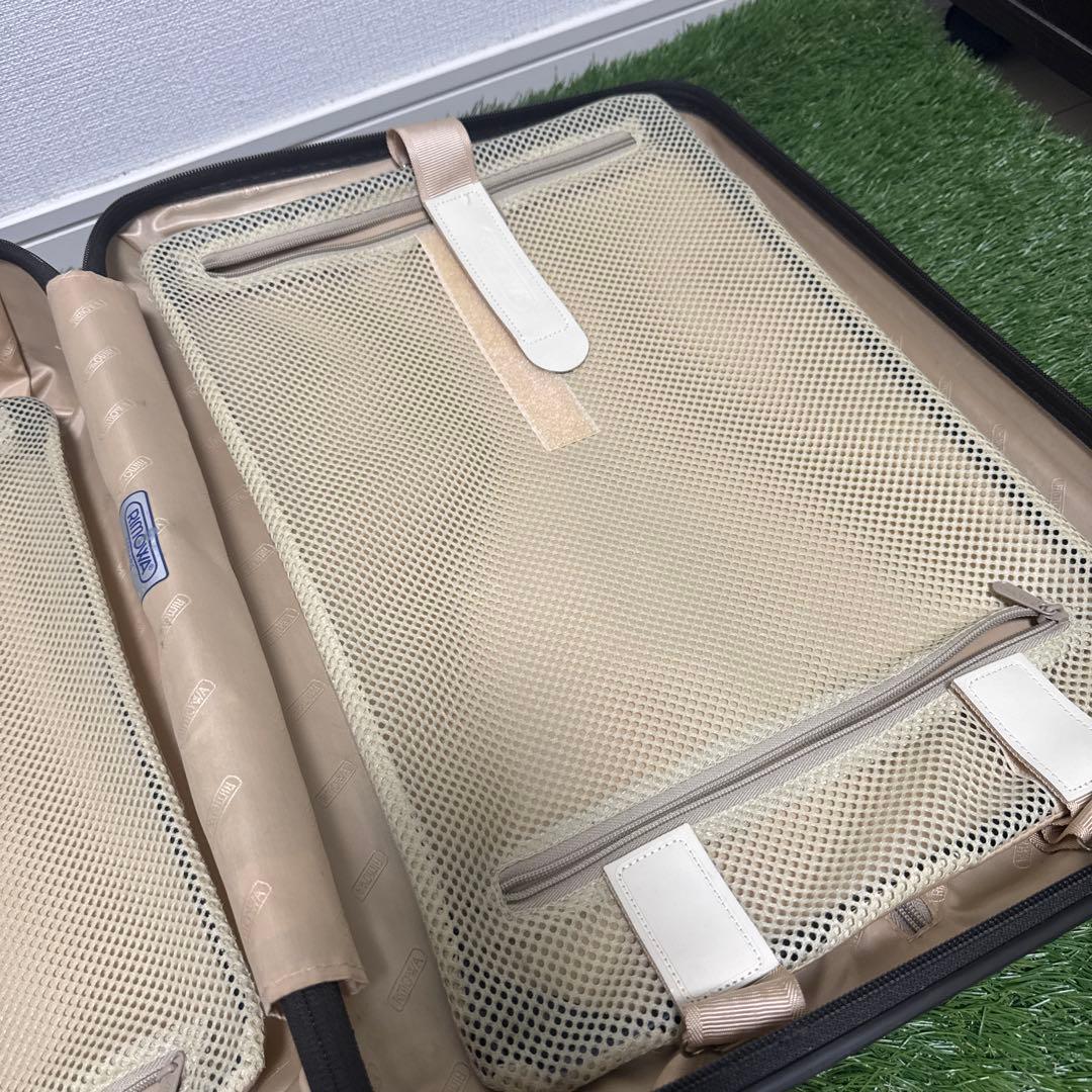 u*n様 RIMOWA ブラウン キャリーケース 機内持ち可能サイズ