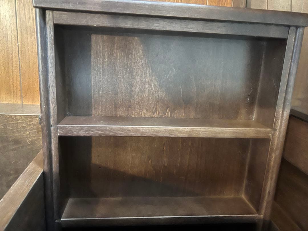 カリモク木製ガラス扉キャビネット